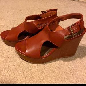 Size 7 American Eagle sling back wedge